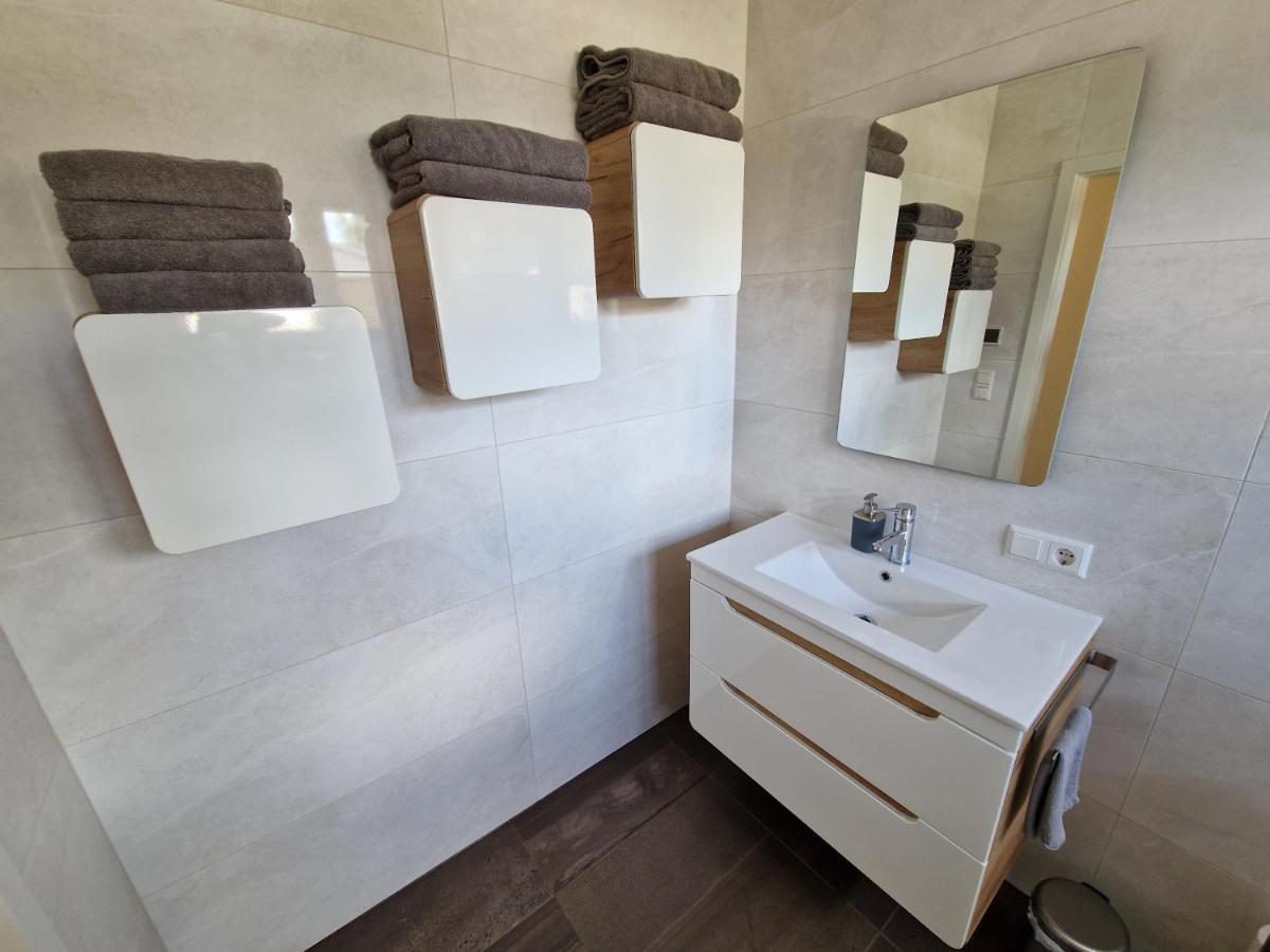 Apartment Nahe Meyer Werft In Ostfriesland Mit Kueche & Netflix Westoverledingen Zewnętrze zdjęcie